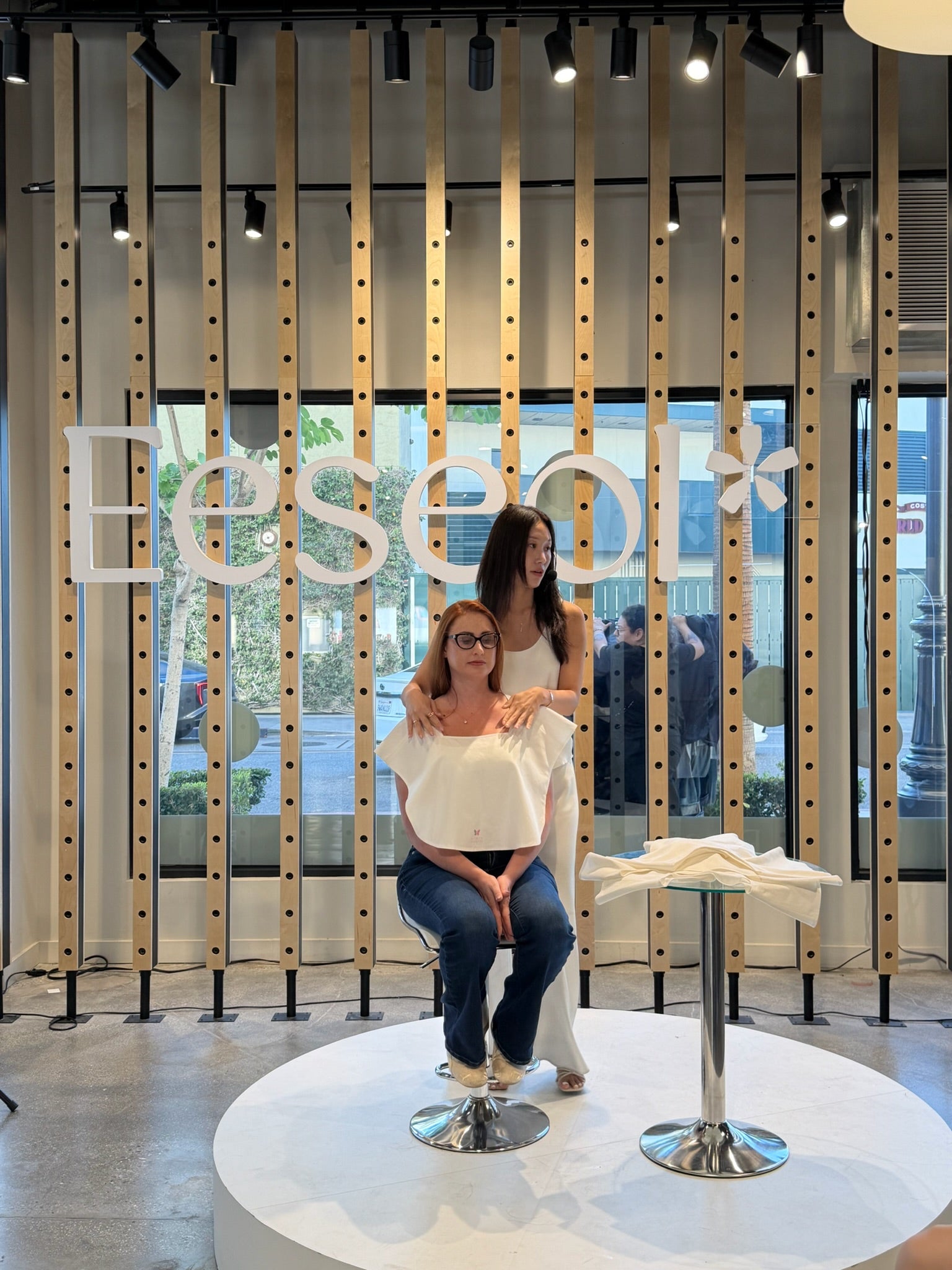 EESEOL Pop-Up at The Grove
